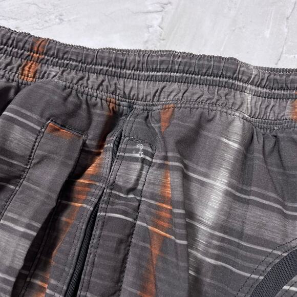 Lululemon Run Response Short Liner 9" SIZE M Gray Plaid Running Training FLAW - Picture 3 of 9